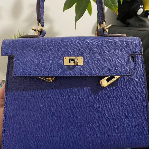 Women’s designer purse - Picture 3 of 6